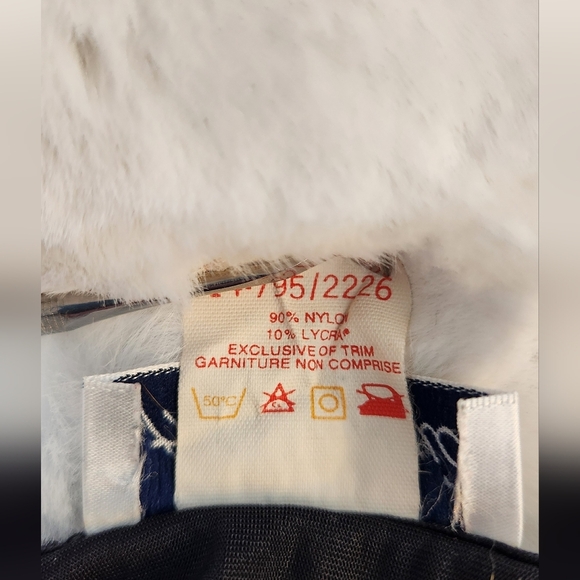 Vintage French Maid Exclusively for Eaton's silky lace chemise - Picture 9 of 9